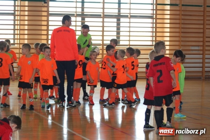 Zdjęcie w galerii na portalu naszraciborz.pl: 14. edycja Powiatowej Halowej Ligi Piłki Nożej Żaków im. Zbigniewa Oszka wiadomości z regionu