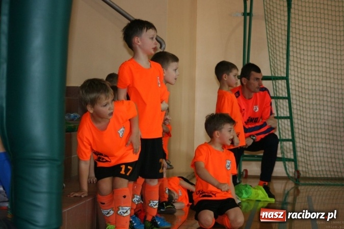 Zdjęcie w galerii na portalu naszraciborz.pl: 14. edycja Powiatowej Halowej Ligi Piłki Nożej Żaków im. Zbigniewa Oszka wiadomości z regionu