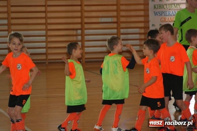 Zdjęcie w galerii na portalu naszraciborz.pl: 14. edycja Powiatowej Halowej Ligi Piłki Nożej Żaków im. Zbigniewa Oszka wiadomości z regionu