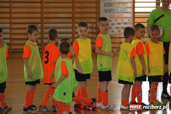 Zdjęcie w galerii na portalu naszraciborz.pl: 14. edycja Powiatowej Halowej Ligi Piłki Nożej Żaków im. Zbigniewa Oszka wiadomości z regionu