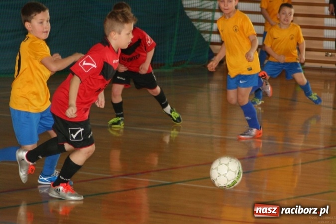 Zdjęcie w galerii na portalu naszraciborz.pl: 14. edycja Powiatowej Halowej Ligi Piłki Nożej Żaków im. Zbigniewa Oszka wiadomości z regionu
