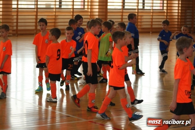 Zdjęcie w galerii na portalu naszraciborz.pl: 14. edycja Powiatowej Halowej Ligi Piłki Nożej Żaków im. Zbigniewa Oszka wiadomości z regionu