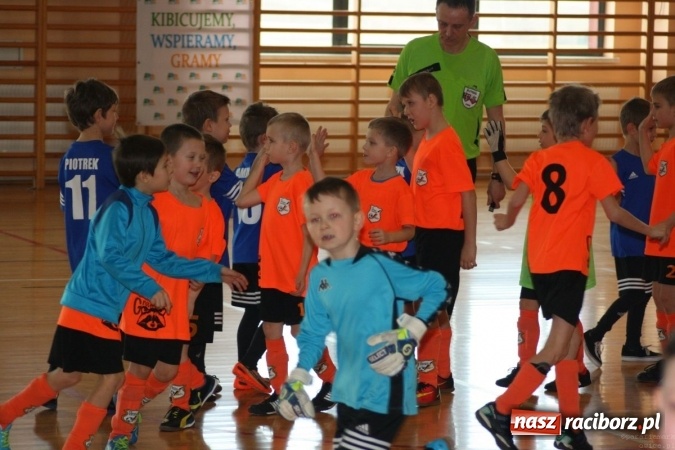 Zdjęcie w galerii na portalu naszraciborz.pl: 14. edycja Powiatowej Halowej Ligi Piłki Nożej Żaków im. Zbigniewa Oszka wiadomości z regionu