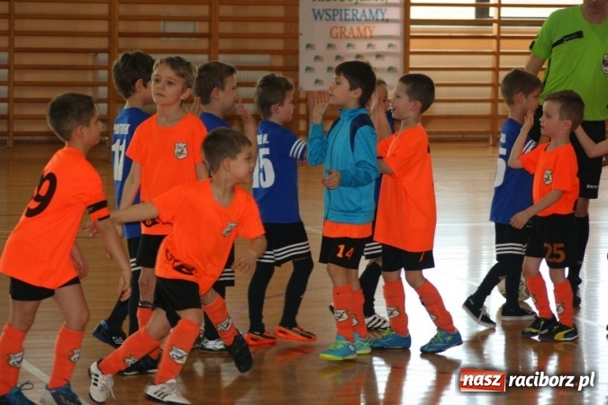 Zdjęcie w galerii na portalu naszraciborz.pl: 14. edycja Powiatowej Halowej Ligi Piłki Nożej Żaków im. Zbigniewa Oszka wiadomości z regionu