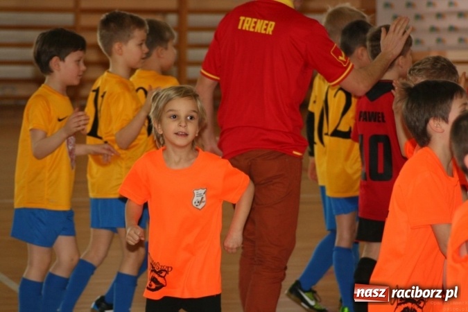 Zdjęcie w galerii na portalu naszraciborz.pl: 14. edycja Powiatowej Halowej Ligi Piłki Nożej Żaków im. Zbigniewa Oszka wiadomości z regionu