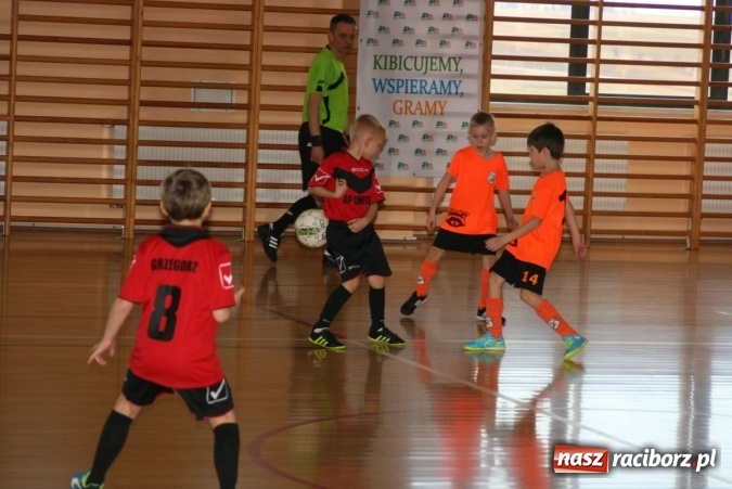 Zdjęcie w galerii na portalu naszraciborz.pl: 14. edycja Powiatowej Halowej Ligi Piłki Nożej Żaków im. Zbigniewa Oszka wiadomości z regionu