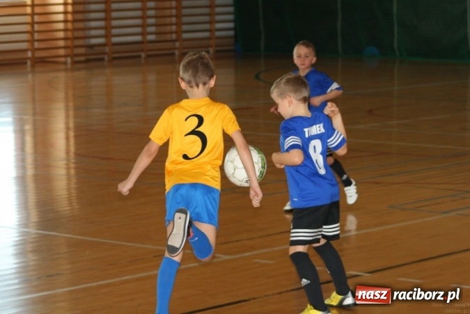 Zdjęcie w galerii na portalu naszraciborz.pl: 14. edycja Powiatowej Halowej Ligi Piłki Nożej Żaków im. Zbigniewa Oszka wiadomości z regionu
