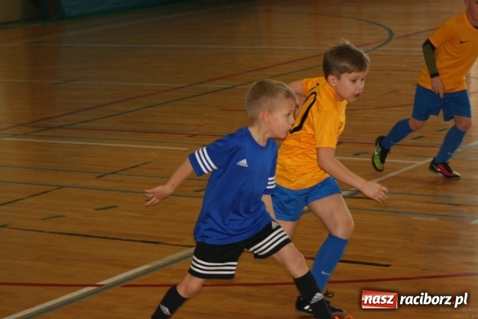 Zdjęcie w galerii na portalu naszraciborz.pl: 14. edycja Powiatowej Halowej Ligi Piłki Nożej Żaków im. Zbigniewa Oszka wiadomości z regionu