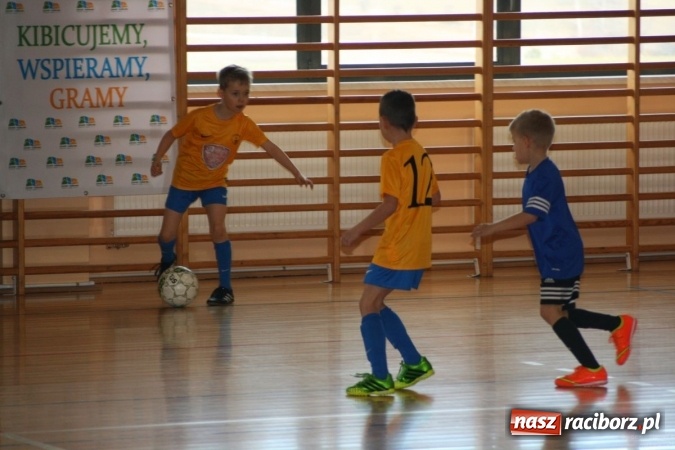 Zdjęcie w galerii na portalu naszraciborz.pl: 14. edycja Powiatowej Halowej Ligi Piłki Nożej Żaków im. Zbigniewa Oszka wiadomości z regionu