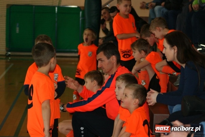 Zdjęcie w galerii na portalu naszraciborz.pl: 14. edycja Powiatowej Halowej Ligi Piłki Nożej Żaków im. Zbigniewa Oszka wiadomości z regionu