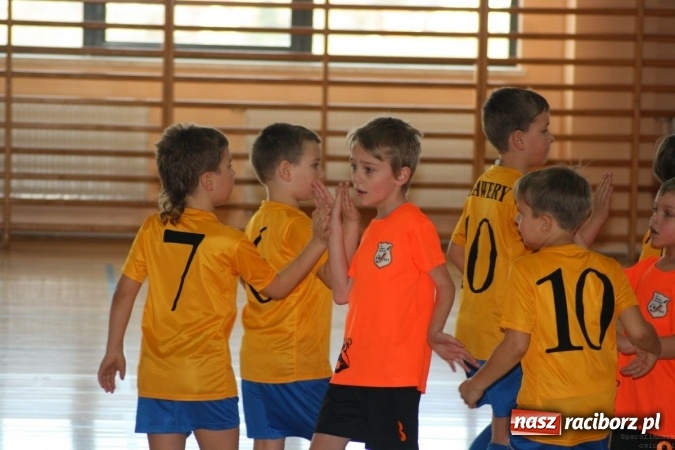 Zdjęcie w galerii na portalu naszraciborz.pl: 14. edycja Powiatowej Halowej Ligi Piłki Nożej Żaków im. Zbigniewa Oszka wiadomości z regionu