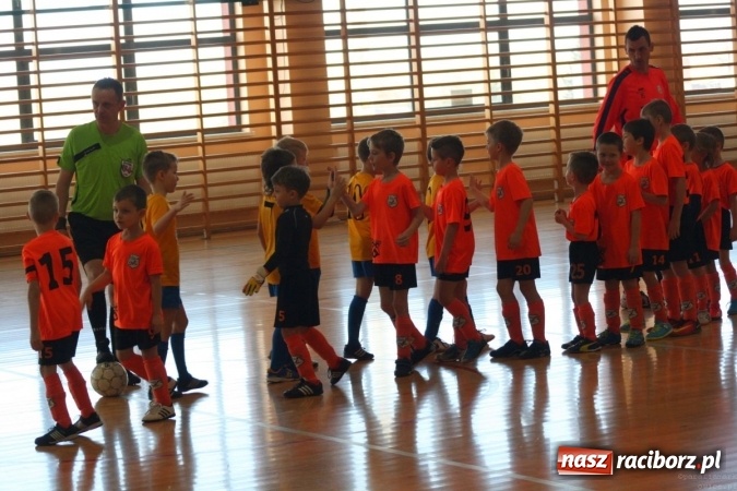 Zdjęcie w galerii na portalu naszraciborz.pl: 14. edycja Powiatowej Halowej Ligi Piłki Nożej Żaków im. Zbigniewa Oszka wiadomości z regionu
