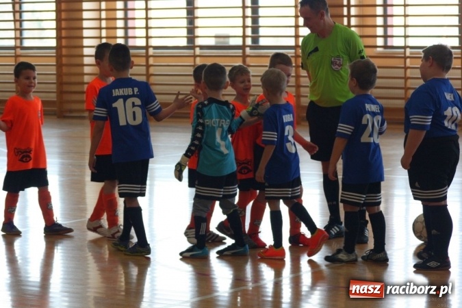 Zdjęcie w galerii na portalu naszraciborz.pl: 14. edycja Powiatowej Halowej Ligi Piłki Nożej Żaków im. Zbigniewa Oszka wiadomości z regionu