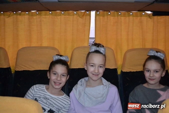 Zdjęcie w galerii na portalu naszraciborz.pl: Tancerki z Kuźni Raciborskiej wyróżnione na Ogólnopolskim Festiwalu Tanecznym Róża 2017 wiadomości z regionu