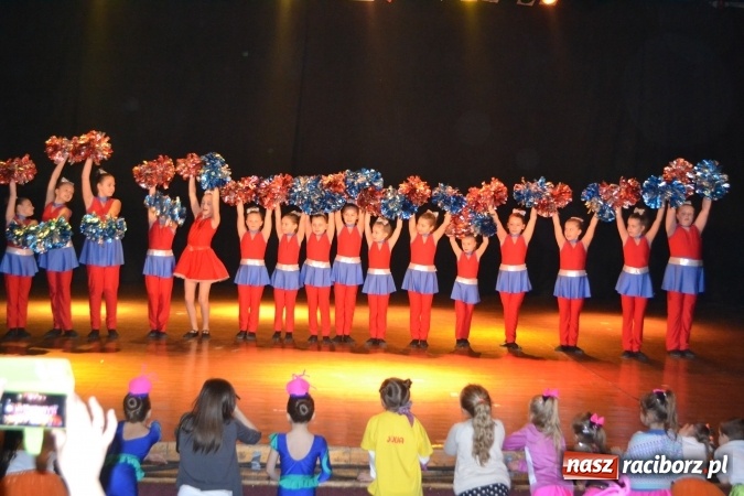 Zdjęcie w galerii na portalu naszraciborz.pl: Tancerki z Kuźni Raciborskiej wyróżnione na Ogólnopolskim Festiwalu Tanecznym Róża 2017 wiadomości z regionu