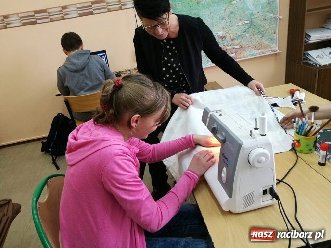 Zdjęcie w galerii na portalu naszraciborz.pl: Sztuka użytkowa w szkole. Autorami uczniowie z Nędzy  wiadomości z regionu