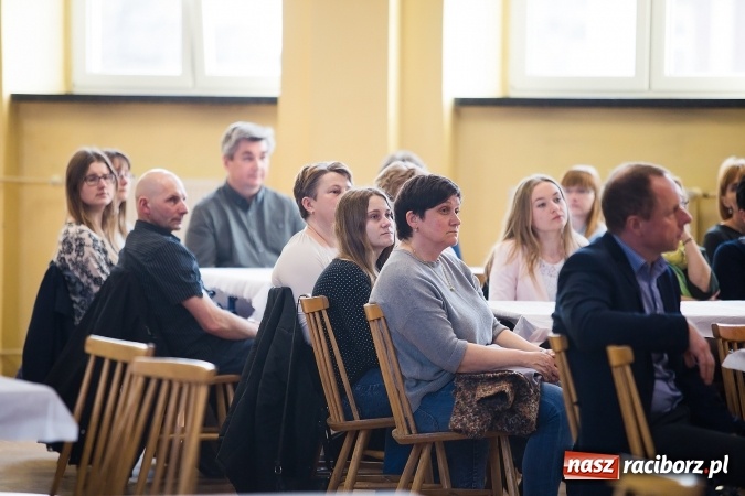 Zdjęcie w galerii na portalu naszraciborz.pl: Gala Ciekawy uczeń w CKZiU nr 1 wiadomości z regionu
