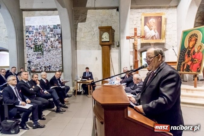 Zdjęcie w galerii na portalu naszraciborz.pl: Starosta raciborski na Nadzwyczajnym Zgromadzeniu Og&oacute;lnym Związku Powiat&oacute;w Polskich w Częstochowie wiadomości z regionu