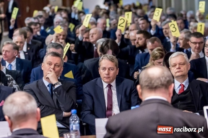 Zdjęcie w galerii na portalu naszraciborz.pl: Starosta raciborski na Nadzwyczajnym Zgromadzeniu Og&oacute;lnym Związku Powiat&oacute;w Polskich w Częstochowie wiadomości z regionu