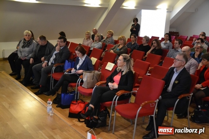 Zdjęcie w galerii na portalu naszraciborz.pl: Rozwój potencjału przyrodniczego i kulturowego na rzecz wspierania zatrudnienia - szkolenie na zamku za nami  wiadomości z regionu