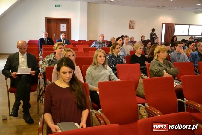 Zdjęcie w galerii na portalu naszraciborz.pl: Rozwój potencjału przyrodniczego i kulturowego na rzecz wspierania zatrudnienia - szkolenie na zamku za nami  wiadomości z regionu