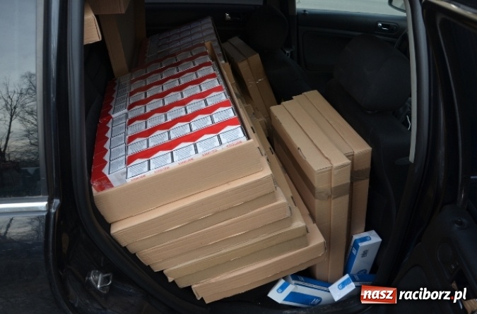 Zdjęcie w galerii na portalu naszraciborz.pl: Kolejne nielegalne papierosy ujawnione przez śląskich pograniczników z Raciborza wiadomości z regionu