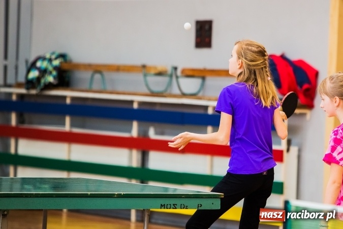 Zdjęcie w galerii na portalu naszraciborz.pl: Tenis stołowy szk&oacute;ł podstawowych w MOS-ie wiadomości z regionu