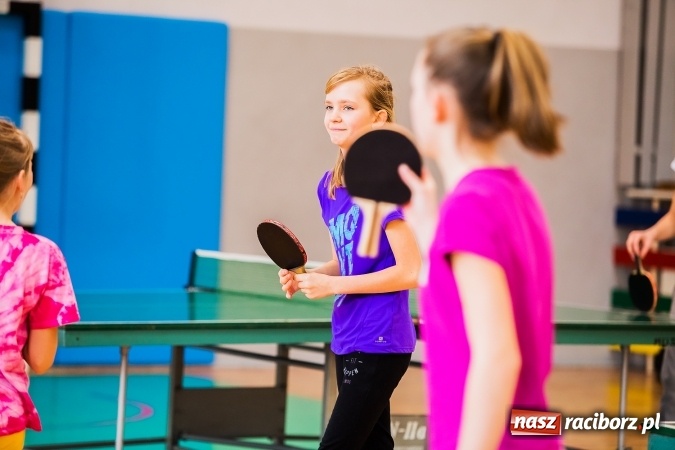 Zdjęcie w galerii na portalu naszraciborz.pl: Tenis stołowy szk&oacute;ł podstawowych w MOS-ie wiadomości z regionu