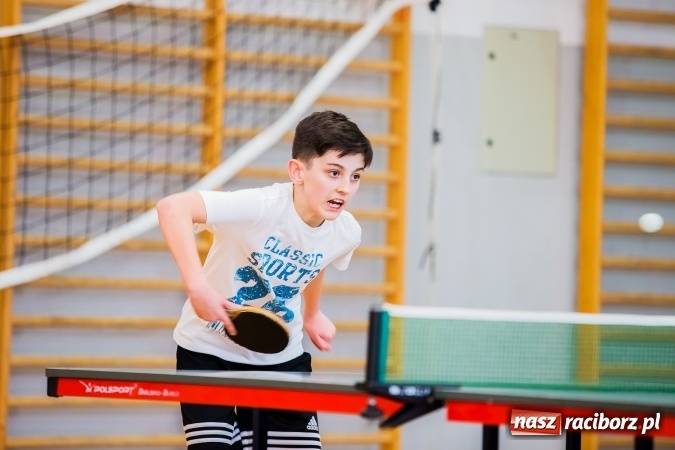 Zdjęcie w galerii na portalu naszraciborz.pl: Tenis stołowy szk&oacute;ł podstawowych w MOS-ie wiadomości z regionu