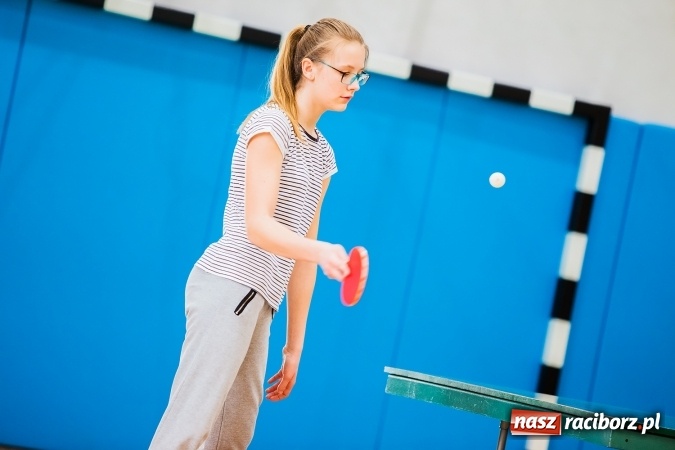 Zdjęcie w galerii na portalu naszraciborz.pl: Tenis stołowy szk&oacute;ł podstawowych w MOS-ie wiadomości z regionu