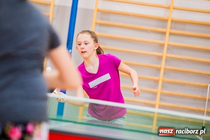 Zdjęcie w galerii na portalu naszraciborz.pl: Tenis stołowy szk&oacute;ł podstawowych w MOS-ie wiadomości z regionu