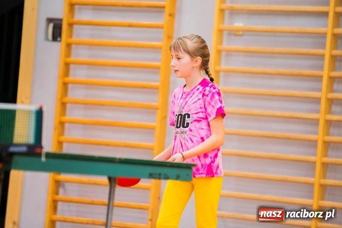 Zdjęcie w galerii na portalu naszraciborz.pl: Tenis stołowy szk&oacute;ł podstawowych w MOS-ie wiadomości z regionu