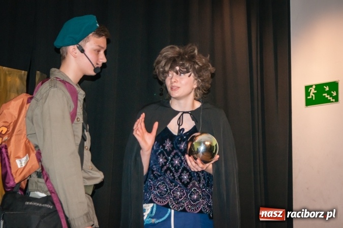 Zdjęcie w galerii na portalu naszraciborz.pl: Zaczarowane krzesiwo w Młodzieżowym Domu Kultury wiadomości z regionu