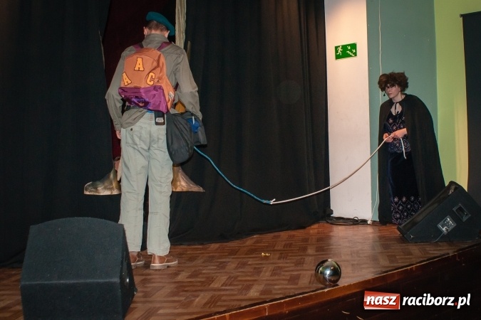 Zdjęcie w galerii na portalu naszraciborz.pl: Zaczarowane krzesiwo w Młodzieżowym Domu Kultury wiadomości z regionu