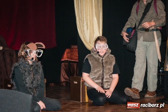 Zdjęcie w galerii na portalu naszraciborz.pl: Zaczarowane krzesiwo w Młodzieżowym Domu Kultury wiadomości z regionu