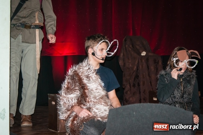 Zdjęcie w galerii na portalu naszraciborz.pl: Zaczarowane krzesiwo w Młodzieżowym Domu Kultury wiadomości z regionu