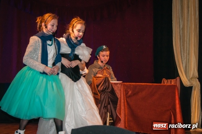 Zdjęcie w galerii na portalu naszraciborz.pl: Zaczarowane krzesiwo w Młodzieżowym Domu Kultury wiadomości z regionu