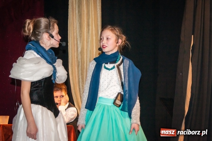 Zdjęcie w galerii na portalu naszraciborz.pl: Zaczarowane krzesiwo w Młodzieżowym Domu Kultury wiadomości z regionu