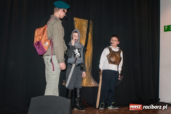 Zdjęcie w galerii na portalu naszraciborz.pl: Zaczarowane krzesiwo w Młodzieżowym Domu Kultury wiadomości z regionu