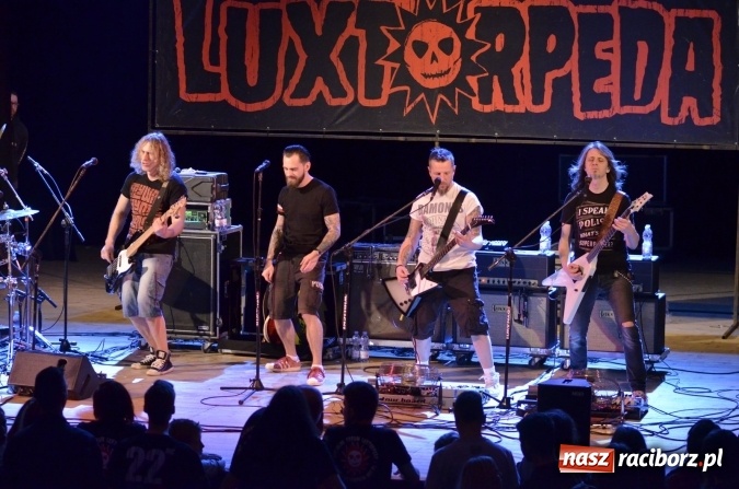 Zdjęcie w galerii na portalu naszraciborz.pl: Narodowy Dzień Pamięci Żołnierzy Wyklętych - finał w rytmie Luxtorpedy  wiadomości z regionu