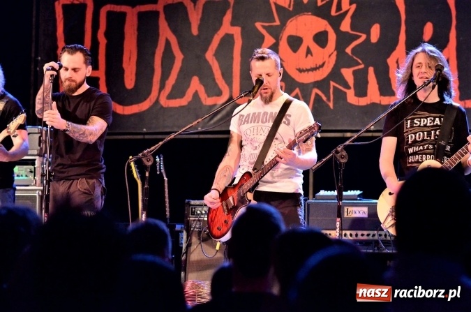 Zdjęcie w galerii na portalu naszraciborz.pl: Narodowy Dzień Pamięci Żołnierzy Wyklętych - finał w rytmie Luxtorpedy  wiadomości z regionu