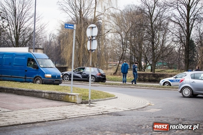 Zdjęcie w galerii na portalu naszraciborz.pl: Zderzenie volkswagena z samochodem ciężarowym na Odrostradzie wiadomości z regionu