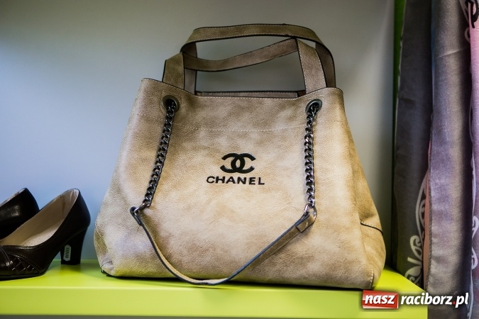 Zdjęcie w galerii na portalu naszraciborz.pl: Nowy sklep Fashion World przy Opawskiej w Raciborzu - otwarcie 8 marca! Dla każdej Pani z okazji Dnia Kobiet prezent do zakupów! wiadomości z regionu