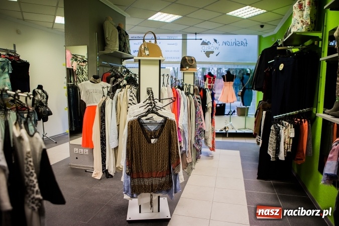 Zdjęcie w galerii na portalu naszraciborz.pl: Nowy sklep Fashion World przy Opawskiej w Raciborzu - otwarcie 8 marca! Dla każdej Pani z okazji Dnia Kobiet prezent do zakupów! wiadomości z regionu