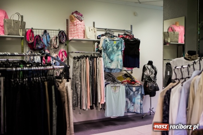 Zdjęcie w galerii na portalu naszraciborz.pl: Nowy sklep Fashion World przy Opawskiej w Raciborzu - otwarcie 8 marca! Dla każdej Pani z okazji Dnia Kobiet prezent do zakupów! wiadomości z regionu