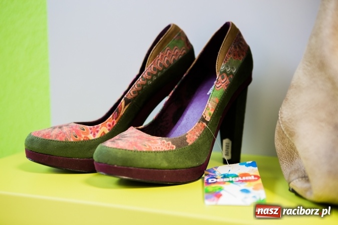 Zdjęcie w galerii na portalu naszraciborz.pl: Nowy sklep Fashion World przy Opawskiej w Raciborzu - otwarcie 8 marca! Dla każdej Pani z okazji Dnia Kobiet prezent do zakupów! wiadomości z regionu