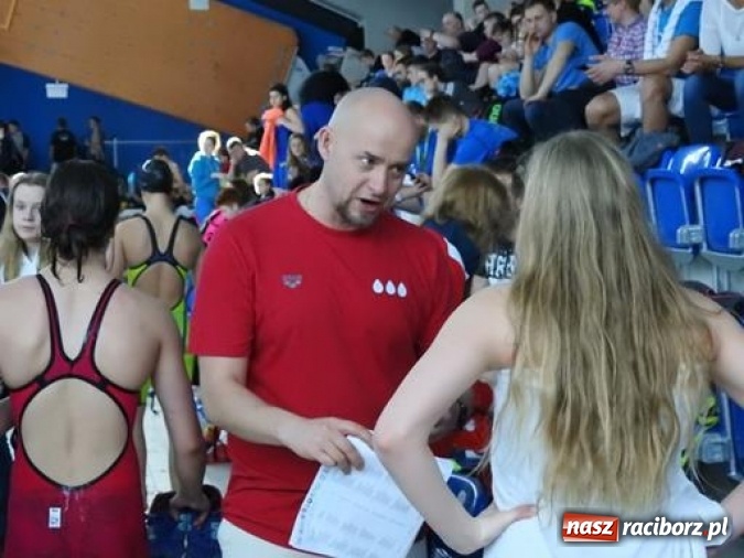 Zdjęcie w galerii na portalu naszraciborz.pl: Pływanie. Raciborskie sztafety na medal  wiadomości z regionu