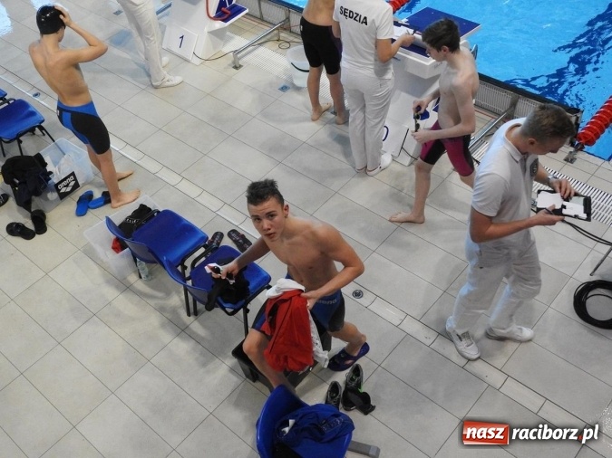 Zdjęcie w galerii na portalu naszraciborz.pl: Pływanie. Raciborskie sztafety na medal  wiadomości z regionu