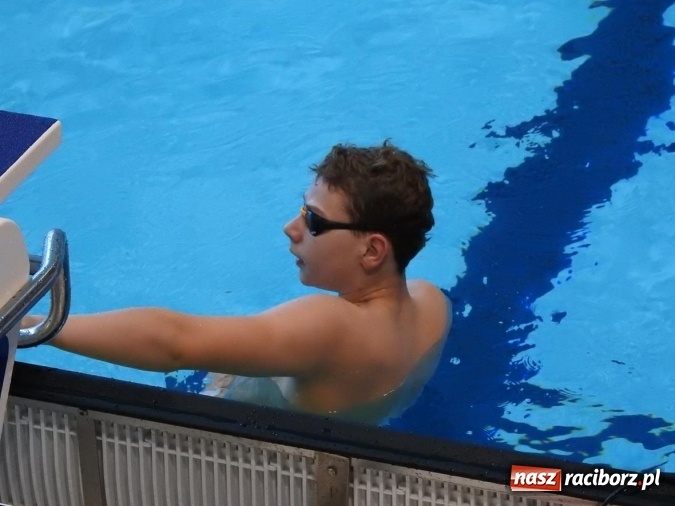 Zdjęcie w galerii na portalu naszraciborz.pl: Pływanie. Raciborskie sztafety na medal  wiadomości z regionu