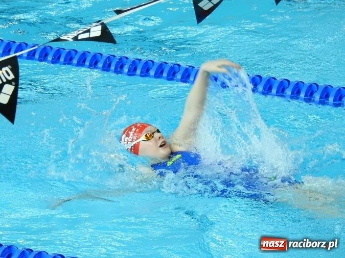 Zdjęcie w galerii na portalu naszraciborz.pl: Pływanie. Raciborskie sztafety na medal  wiadomości z regionu